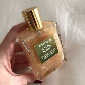 Tom Ford shimmering body oil perfect for Summer 💫